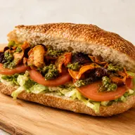 Orto — Tomato, fresh salad, pistachio pesto and vegetable chips