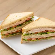 Sandwich Fit — Club sandwich with turkey breast, lettuce, tomato and caesar dressing